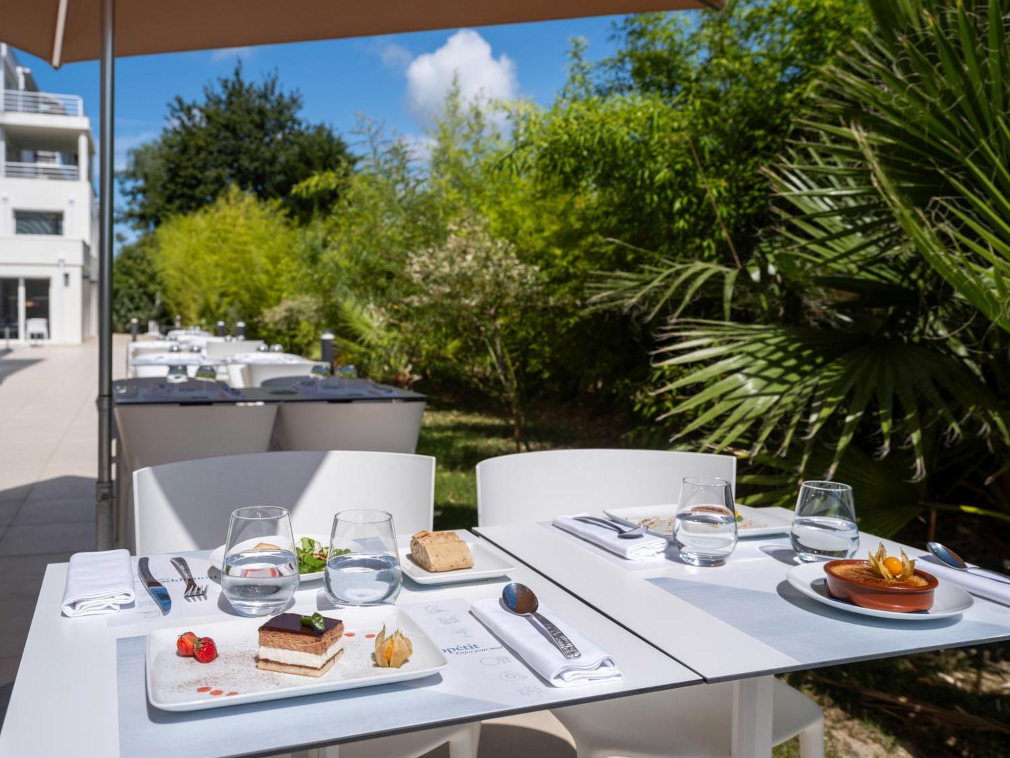 Golden Tulip La Baule Hotel Exterior photo